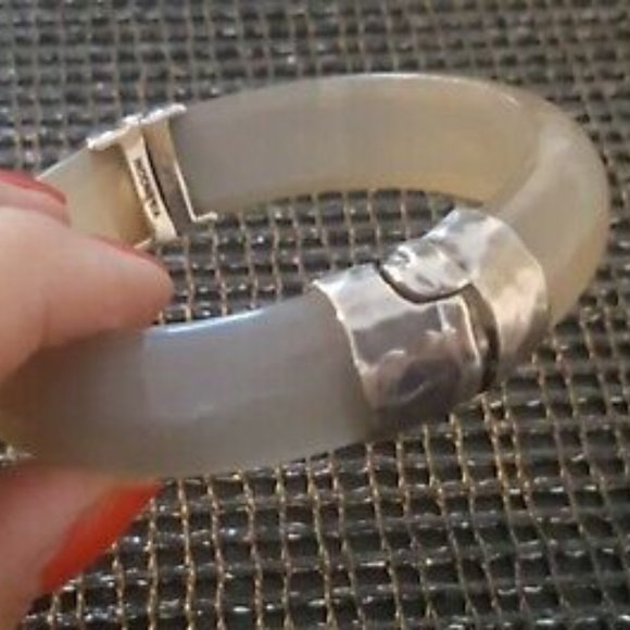 Silpada Magnetic Silver Hinged Resin Bangle Bracelet - Picture 2 of 5